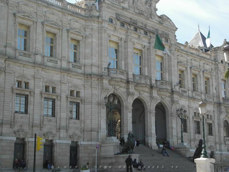 17 facade mairie a.JPG